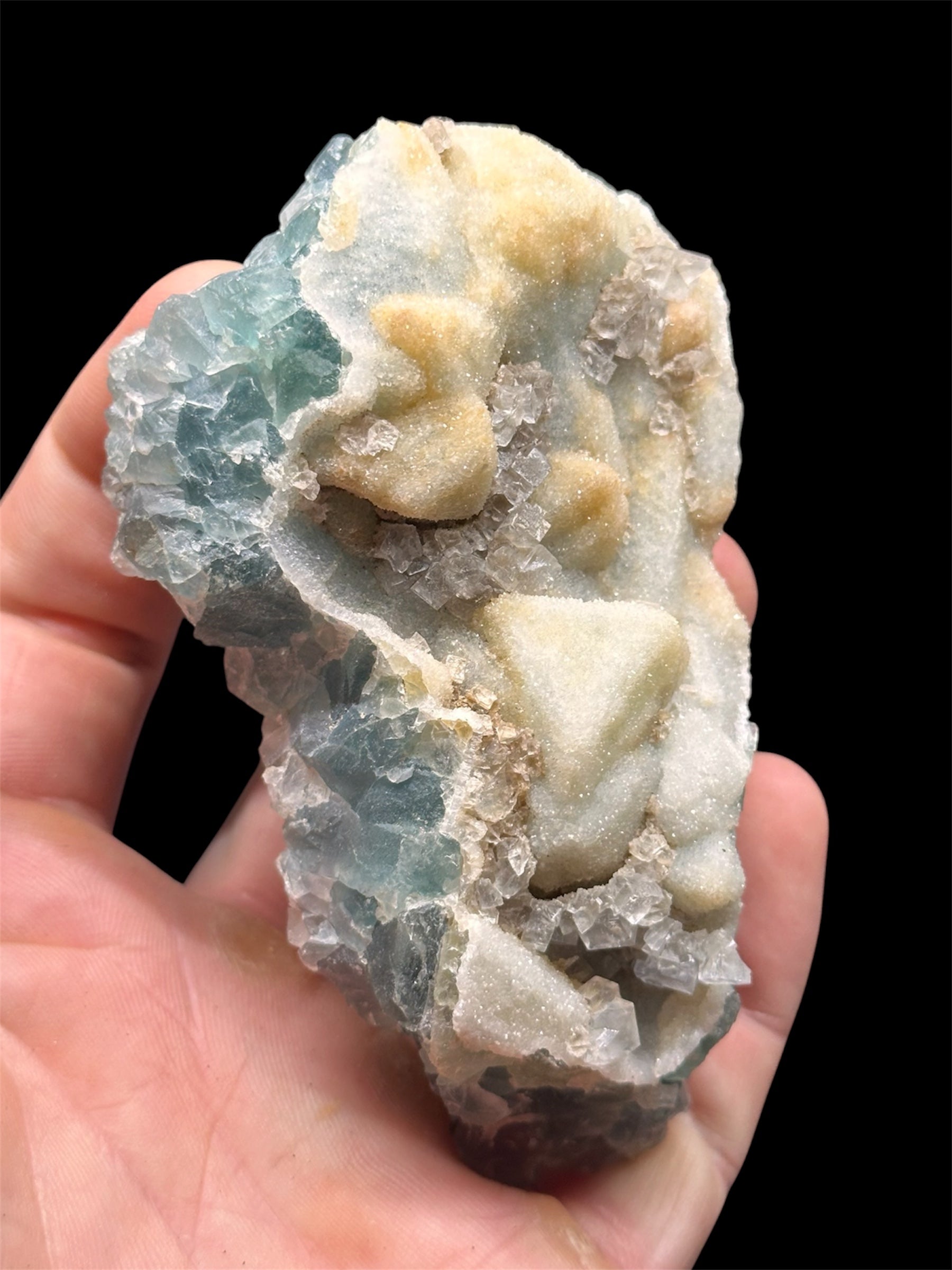 Fluorine sur Quartz sur Fluorine, Mine de La Barre, Puy-de-Dôme, France.