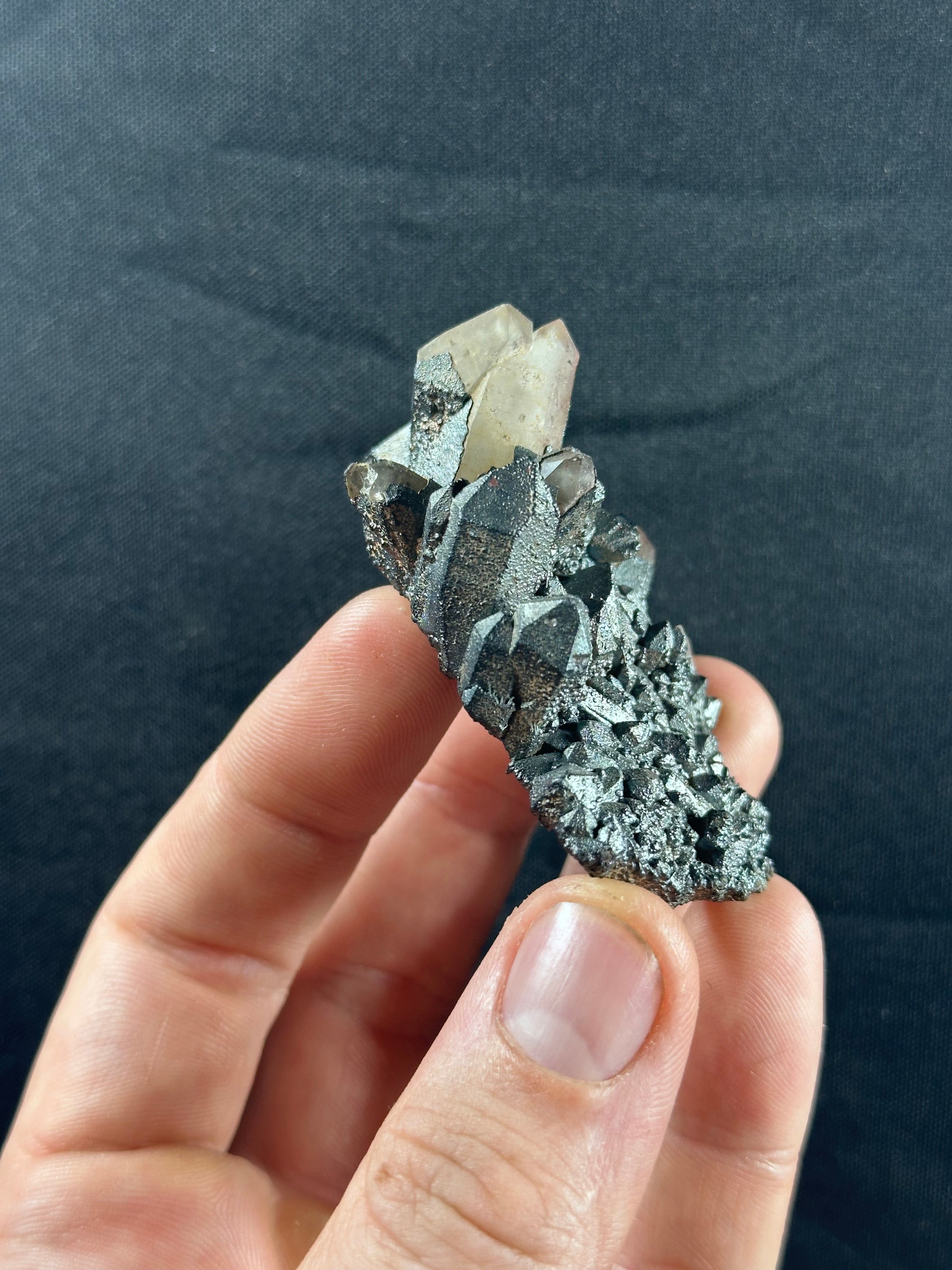 Quartz et Hématite, Massif d'Itremo, Ambatofinandrahana, Madagascar.