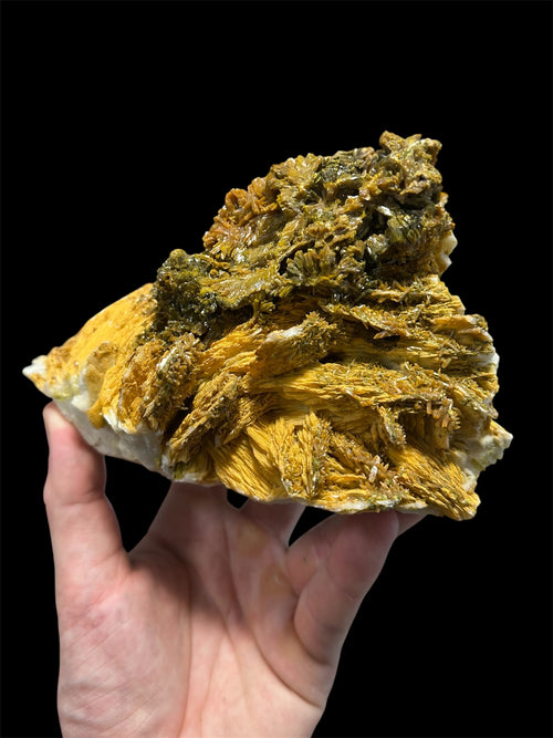 Baryte et Pyromorphite, Mine des Farges, Ussel, Corrèze, France.