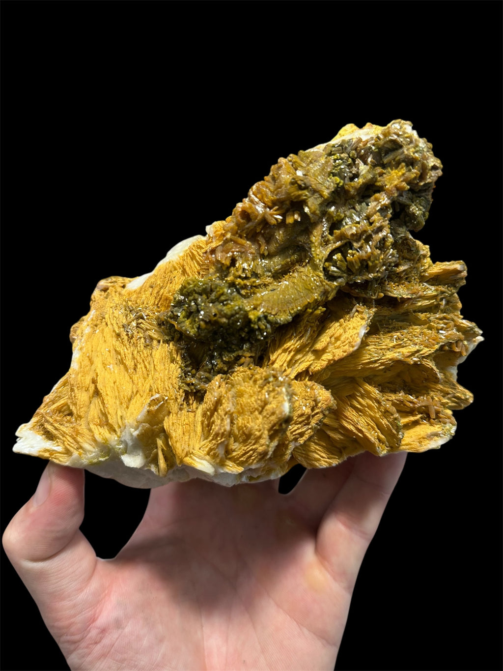 Baryte et Pyromorphite, Mine des Farges, Ussel, Corrèze, France.