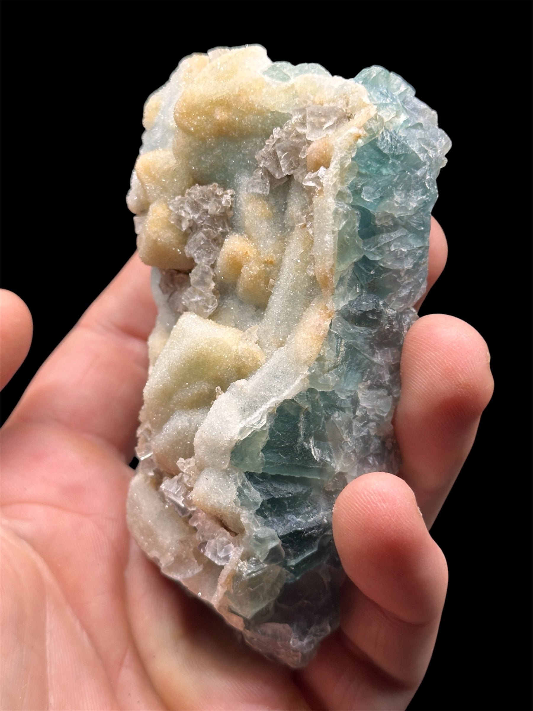 Fluorine sur Quartz sur Fluorine, Mine de La Barre, Puy-de-Dôme, France.