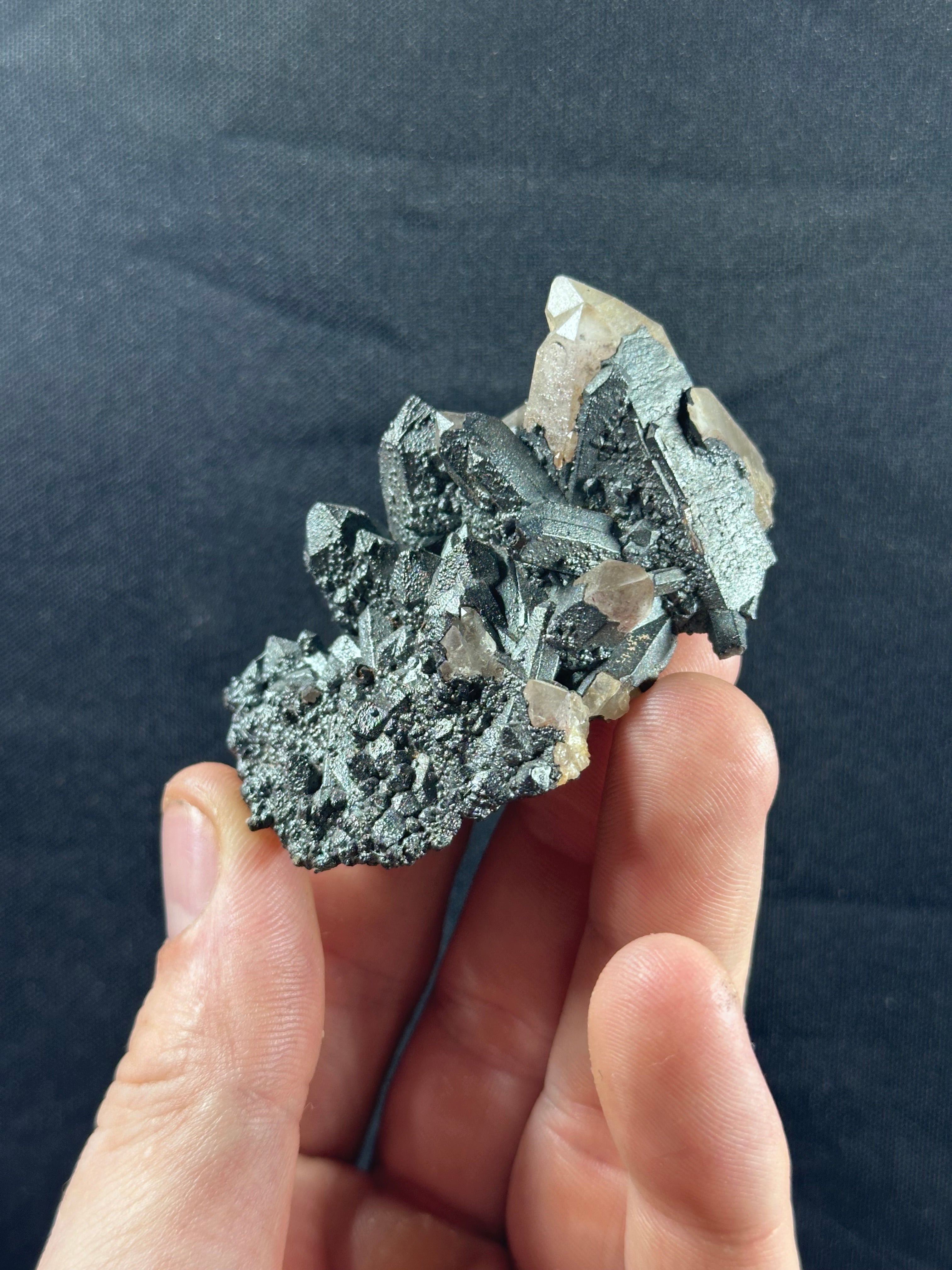 Quartz et Hématite, Massif d'Itremo, Ambatofinandrahana, Madagascar.