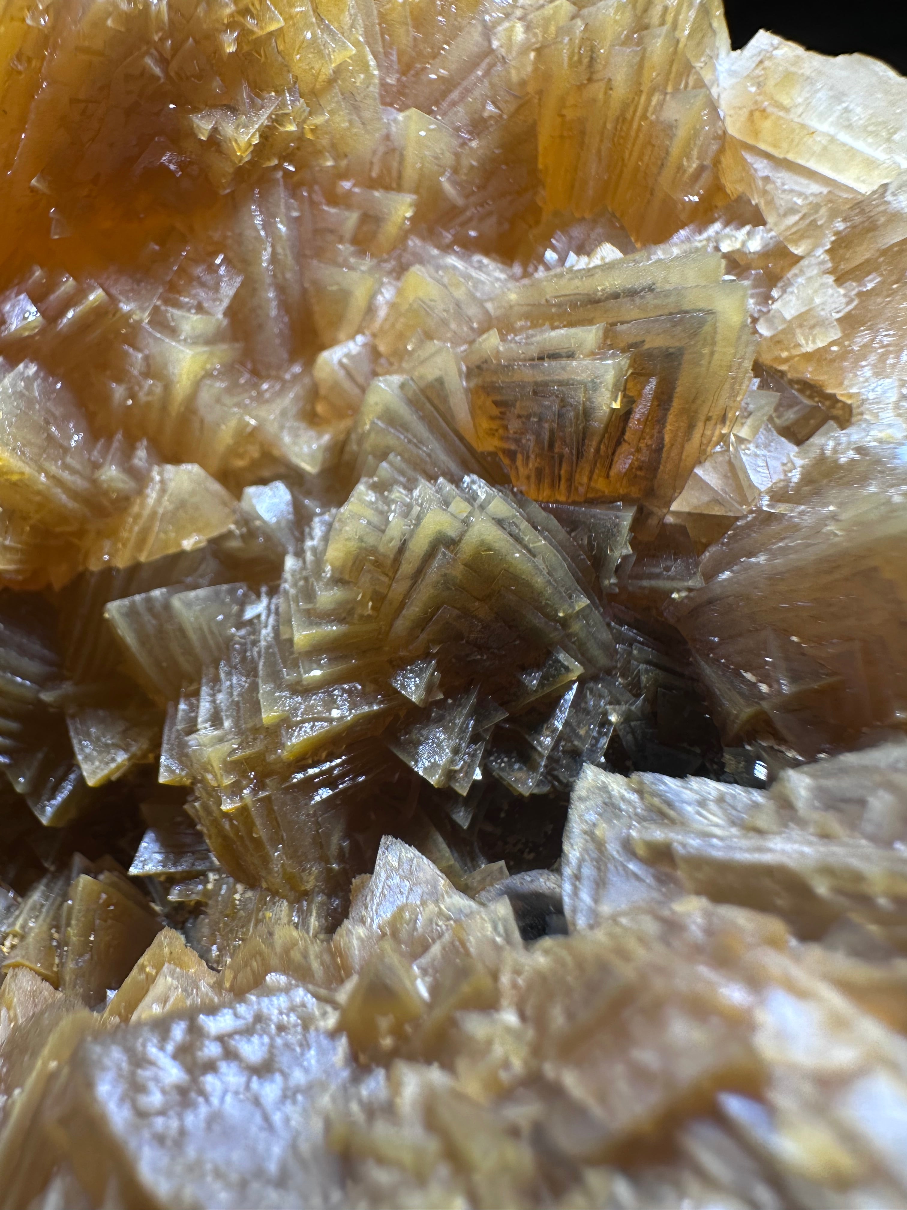 Calcite géodique, Carrière de Sillars, Vienne, France.