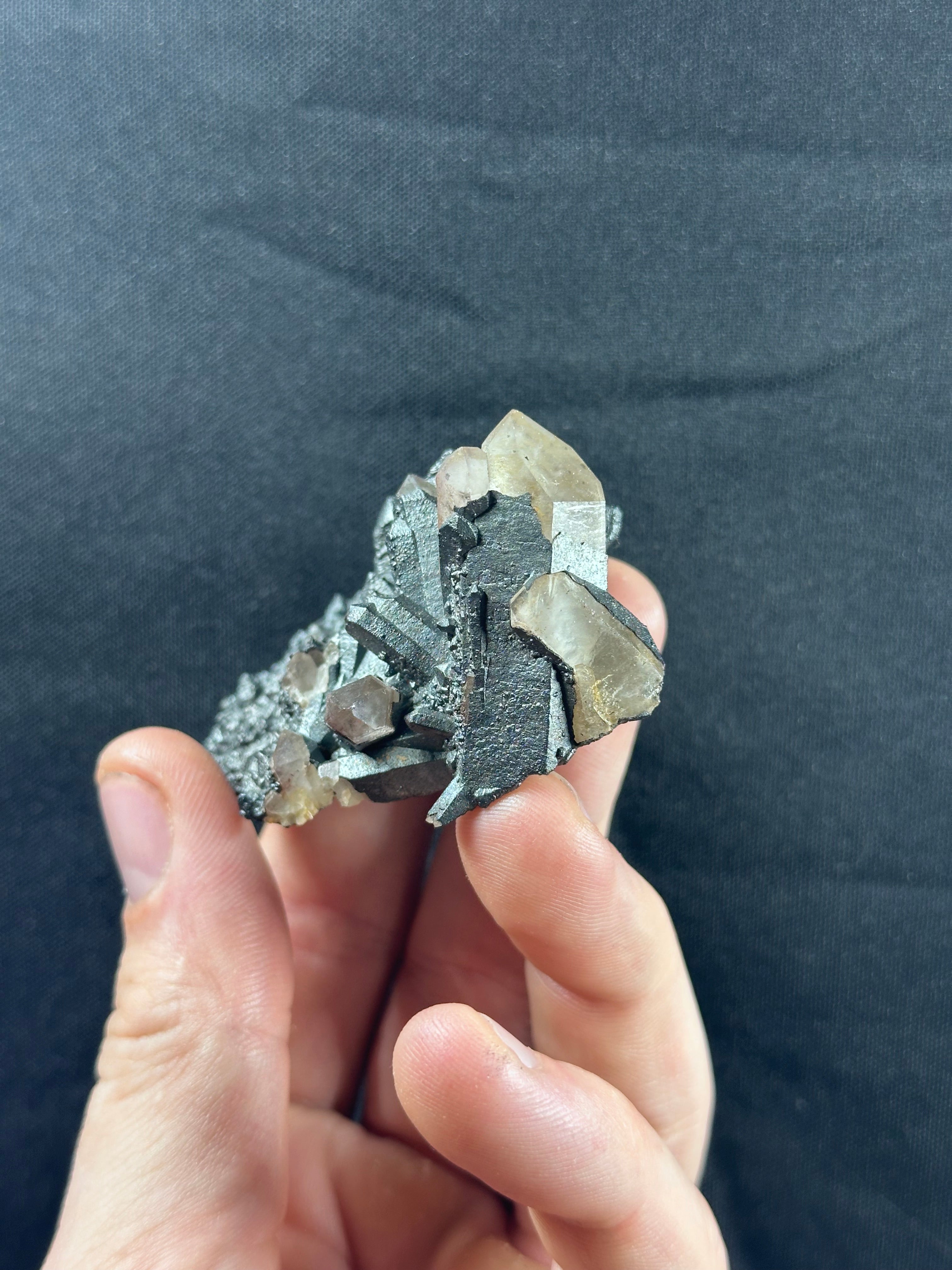 Quartz et Hématite, Massif d'Itremo, Ambatofinandrahana, Madagascar.