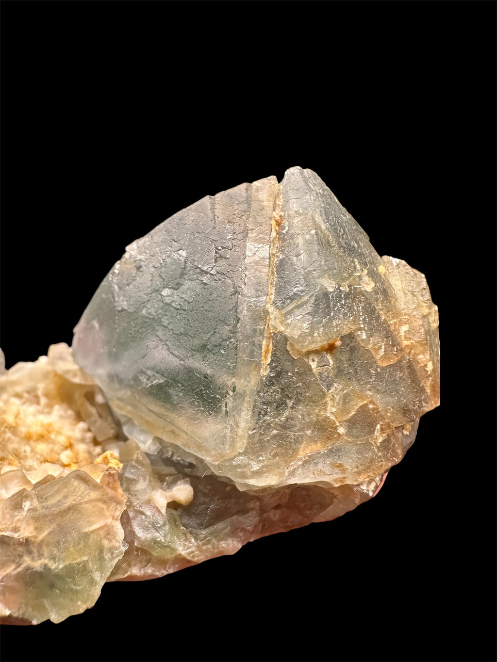 Fluorine « courbe », Mine de La Barre, Puy-de-Dôme, France.