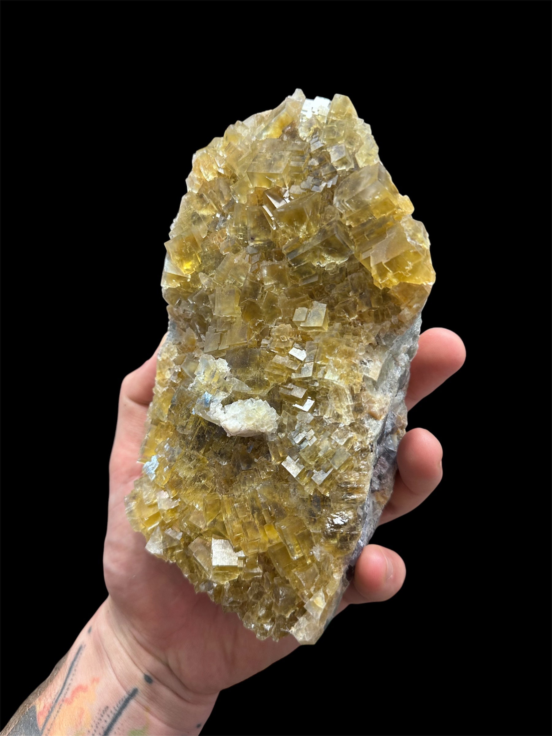 Fluorine jaune, Mine de La Barre, Saint-Jacques-d'Ambur, Puy-de-Dôme, France.