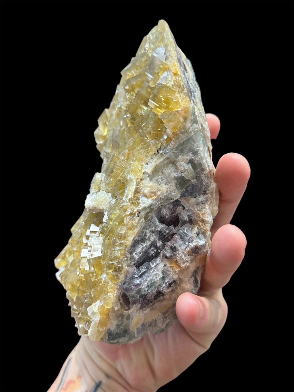 Fluorine jaune, Mine de La Barre, Saint-Jacques-d'Ambur, Puy-de-Dôme, France.
